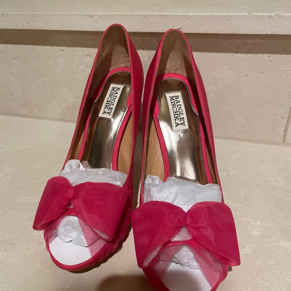 New Badgley Mischka Honeysuckle Satin Peep Toe Bow Platform Heels Size 9 - Picture 5 of 10